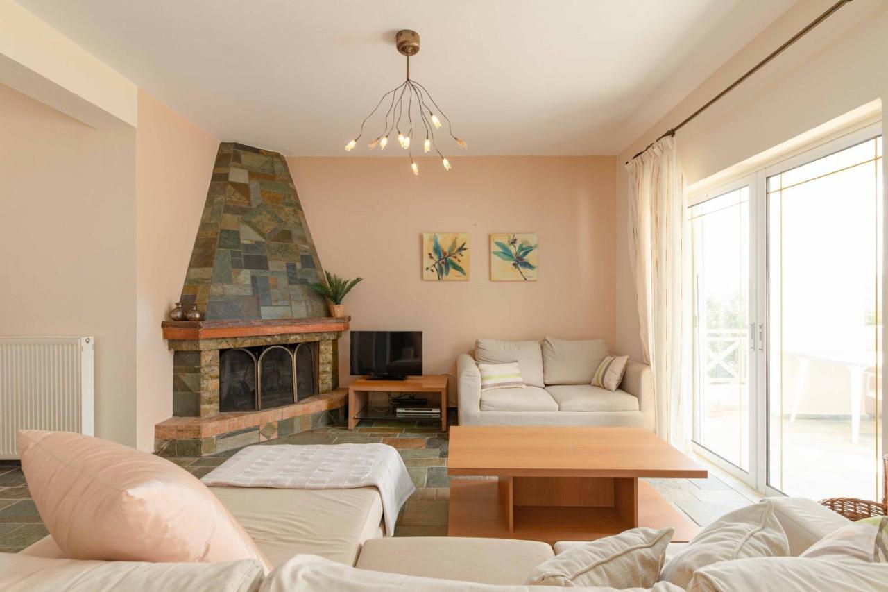 Villa Melenia For Family Holidays By The Beach Agia Pelagia  Exterior photo