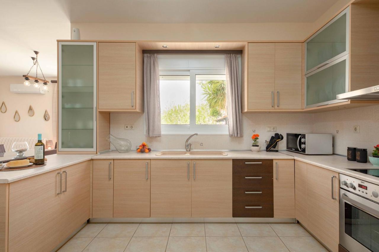 Villa Melenia For Family Holidays By The Beach Agia Pelagia  Exterior photo