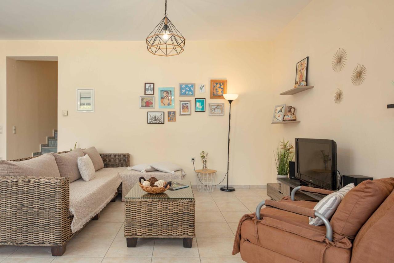 Villa Melenia For Family Holidays By The Beach Agia Pelagia  Exterior photo